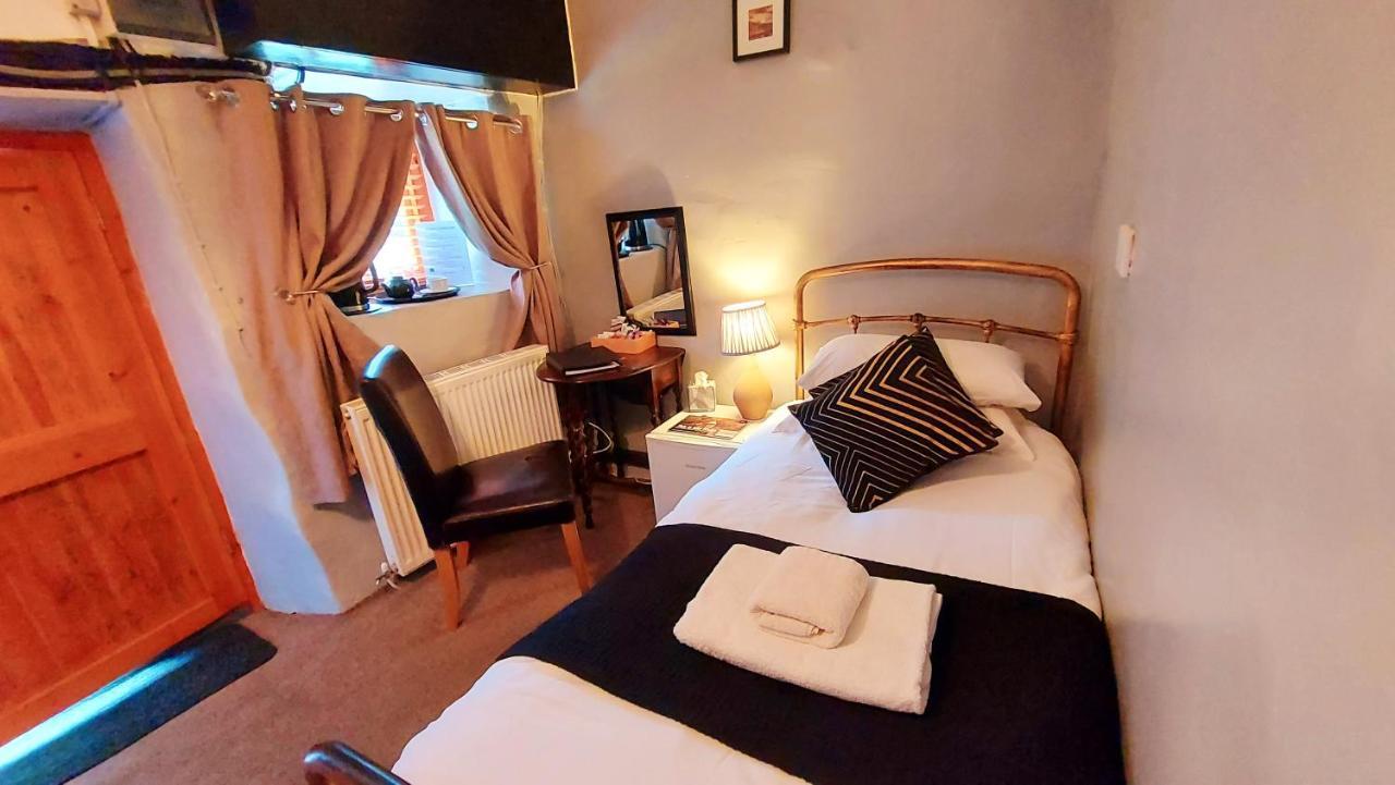 Dolgun Uchaf Historic B&B And Cottages In Snowdonia Долгеллау Экстерьер фото