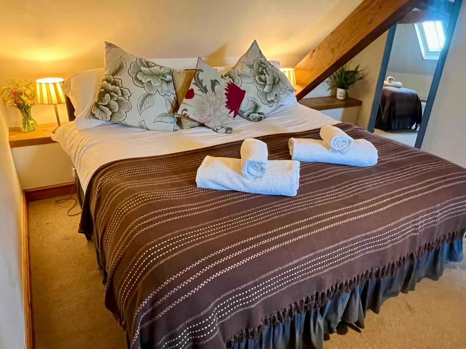 Dolgun Uchaf Historic B&B And Cottages In Snowdonia Долгеллау Экстерьер фото