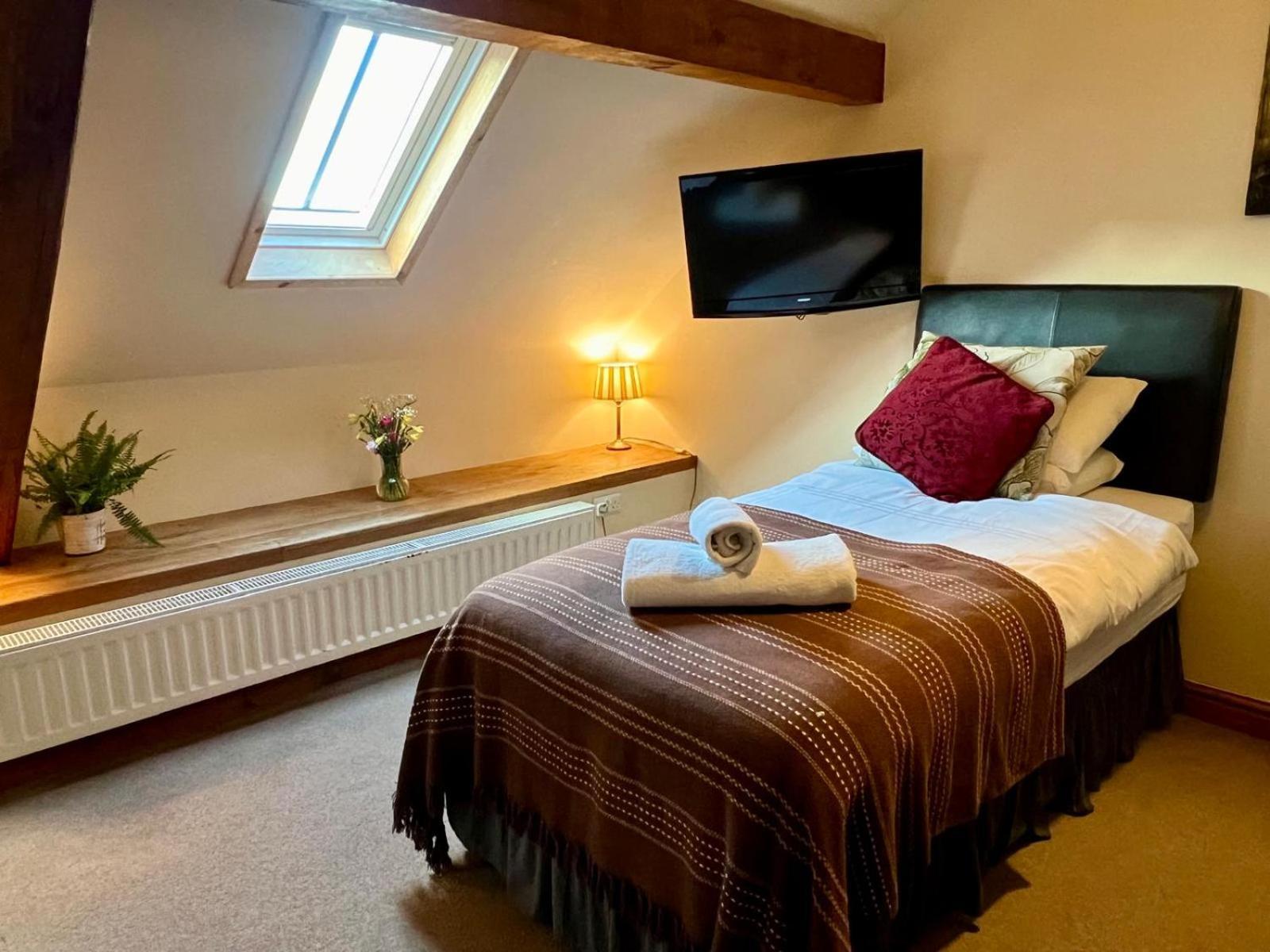 Dolgun Uchaf Historic B&B And Cottages In Snowdonia Долгеллау Экстерьер фото