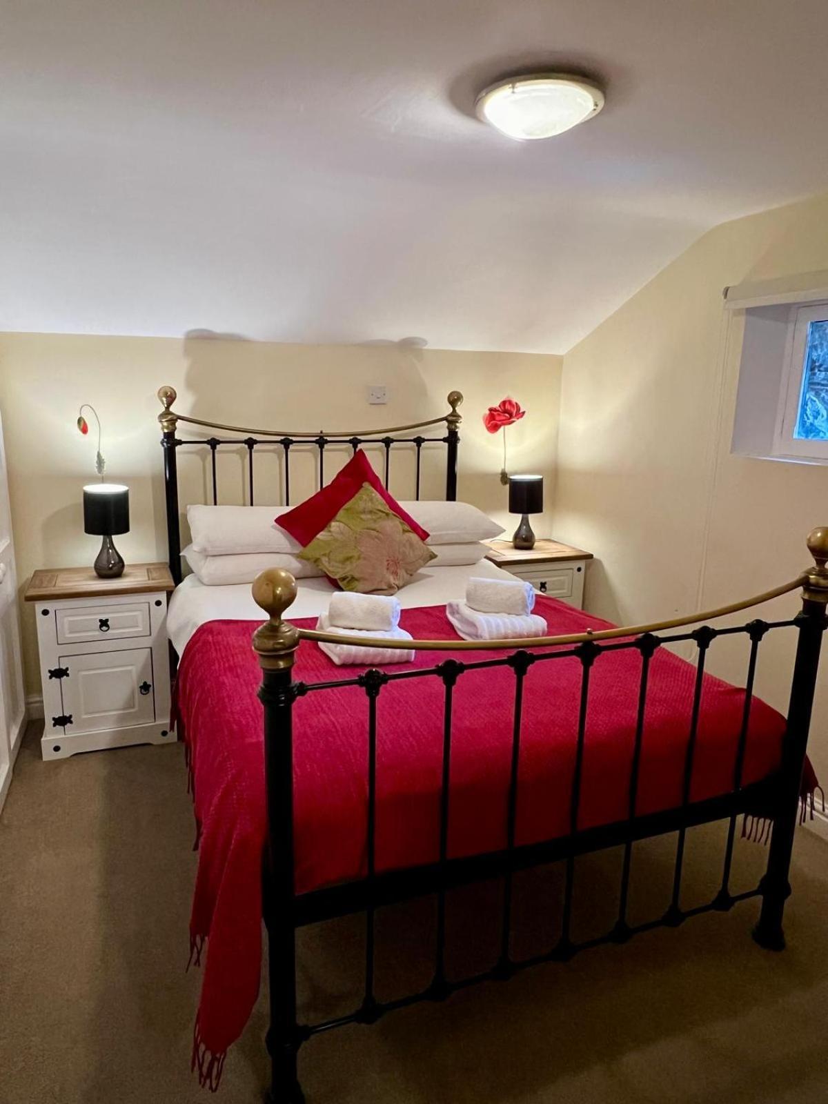Dolgun Uchaf Historic B&B And Cottages In Snowdonia Долгеллау Экстерьер фото