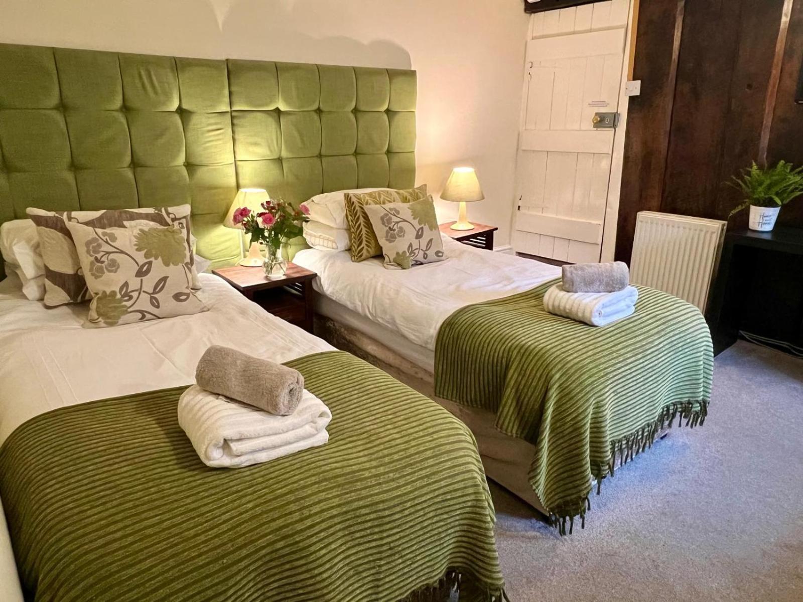 Dolgun Uchaf Historic B&B And Cottages In Snowdonia Долгеллау Экстерьер фото