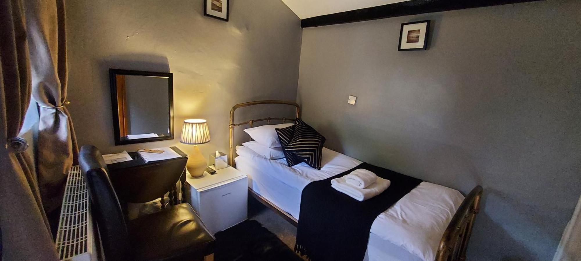 Dolgun Uchaf Historic B&B And Cottages In Snowdonia Долгеллау Экстерьер фото