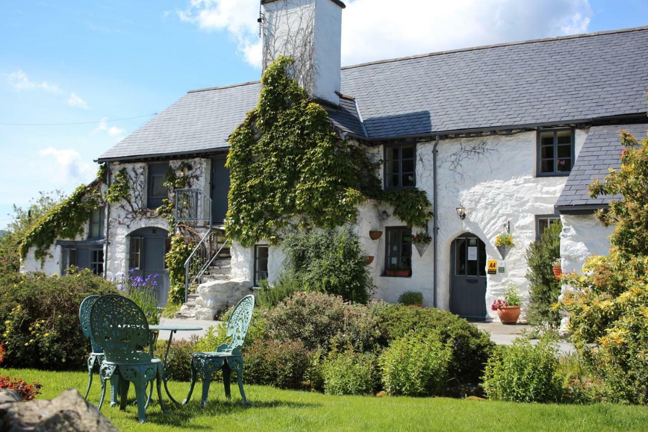 Dolgun Uchaf Historic B&B And Cottages In Snowdonia Долгеллау Экстерьер фото